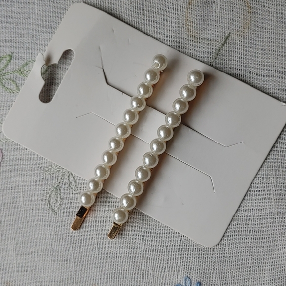 ♦️3 for $15 Pearl Bobby Pin Set - Picture 8 of 8